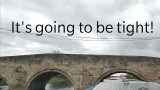 Squeezing my way up the river Nene. Narrowboating on rivers.#489