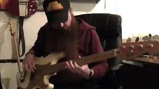 Fuzz Doom metal bass