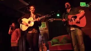 Spring Leaves & Fire feat. Mr.G - The Way I Play On My Guitar (live at easYoung TV Couch-Gig)