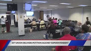 Teachers union files no-confidence petition for SLPS superintendent