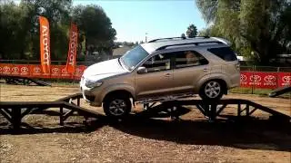 Toyota Fortuner 2012 4x4 capability demonstration