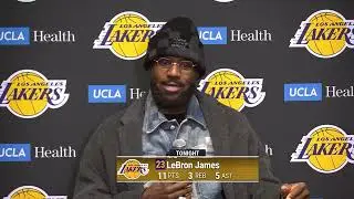 LeBron James wipes away tears in emotional return to Cleveland