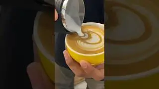 Latte Art : Tulip 🌷 #baristalife #latteart #coffeelatte #pleaseadvise