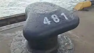 Mooring bollard