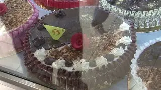 الإحتفال برأس السنة:إقبال متباين للتوانسة على القاطوGateau..والأسعار غالية من 45دينار حتى 65 دينار