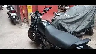 aj fir ek bar bike saf krte hue