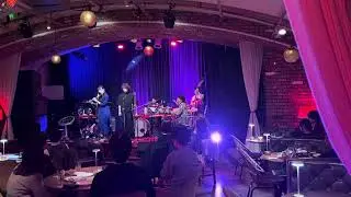 And Sammy Walked In / @Mijazz