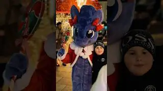 Świąteczne żywe maskotki to cudowna atrakcja na każde mikołajkowe wydarzenie 🎄🎅