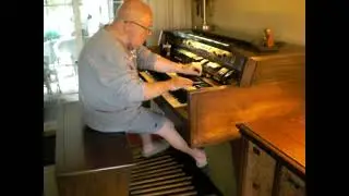 Mike Reed plays the 