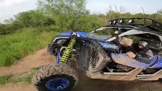 En las lomitas con los aparatos