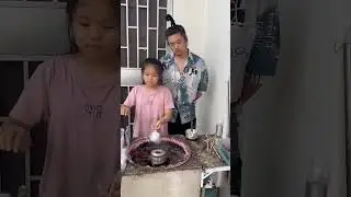 Make a marshmallow doll to eat.