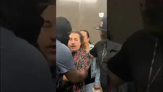 El momento en que agentes federales empujan a periodistas en una corte de inmigraci&oacute;n en #NuevaYork