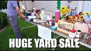 HUGE YARD SALE: DECLUTTERING THE HOUSE! | JuicyJas