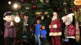 Knott&rsquo;s Merry Farm Snoopy & Santa Opening Moment Tree Lighting Christmas 2018