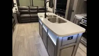2022 MONTANA 3855BR, 5TH WHEEL, AUTO LEVELING, SOLAR PANEL, MID BUNK.