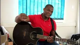 Guiter Tutorials - Mantongomane Mbanjwa teaches how to play guiter in different tunes.
