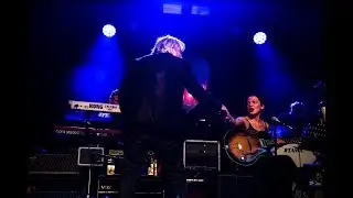 MELANIE DE BIASIO - ELLE ADORE LE NOIR (LIVE @ RADIO 1 ARNO SESSIE)