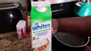 Quick easy healthy scrambled egg whites/Cook with me