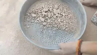 Seiveing clay play #asmr #satisfying #chalk 😊😊