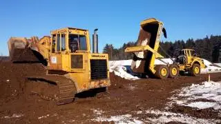 Abr&auml;umarbeiten mit Volvo Bagger EC460B, Dumper A30G und Liebherr LR 641 Laderaupe