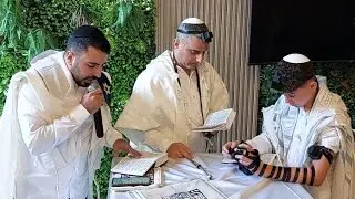 לירז הנחת תפילין באגם מעלה אדומים עם הפייטן חזן ישראל איבגי הי