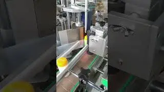 Round Bottle Wrap-around Labeling Machine #labelingmachine #labeling #labelapplicator