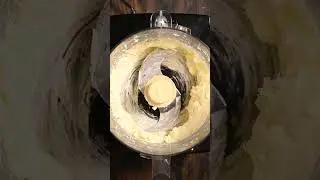 Рецепт чесночного хлебного намазывания из 4 ингредиентов