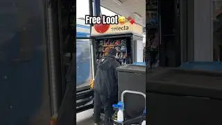 Free Loot from the vending machine😜🍫👋🏻#viral #fortnite #foryou #freeloot #shorts #f&ouml;rdig #fyp