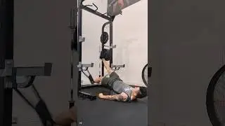 supine hamstring kicks #vs #fitness #sportsfit #strength #vlifting #vs #hamstringwork