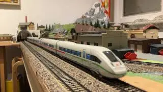 ICE 4 Baureihe 412/812 mit gr&uuml;nem Streifen - M&auml;rklin 39716