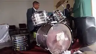 Derek frank Ncube (kul drumming)