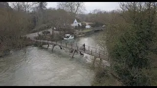 A little supply run on the River Thames