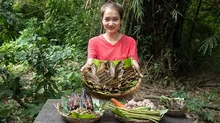 Giant water bug salad with young tamarind #cooking