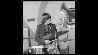 Volunteers. Drums line. Jefferson Airplane