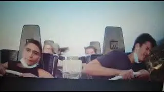 ragazzi scioccati dalla giostra di MagicLand (Lo shock)