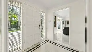 Florida Living Realty, 229 Colony Road, Jupiter FL - Realtor Michelle Tucker