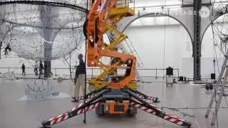 Tomas Saraceno: Cloud Cities. Introduction by Udo Kittelmann