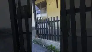 Unisteno selo Roge,SNS i poltroni