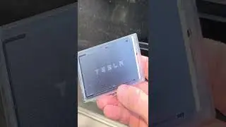 Как заблокировать/разблокировать Tesla Model Y с помощью ключ-карты!