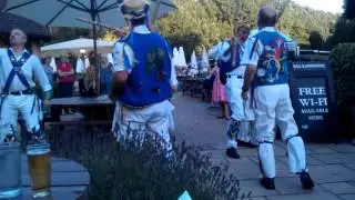 Thames Valley Morris Men at the Anchor, Pyrford Lock