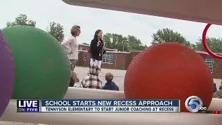 Elementary school starts structured recess program