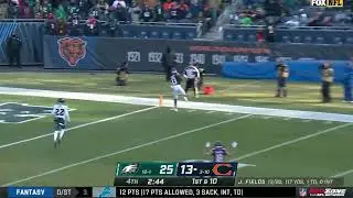 Justin Fields comes back into the game & keeps the Bears in it