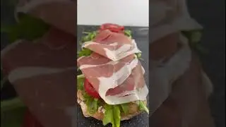 Prosciutto parmesan ciabatta #prosciutto #parmesan #tomato #ciabatta #sandwich