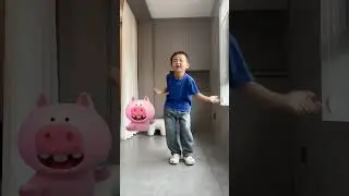 #dance 🥰Today, I invited little Piggy to dance together again!😜😎 #dancingbaby #hiphop #cute #kpop