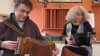 The Indian Queen / Wiltshire Six Hand Reel - Mary Humphreys and Anahata
