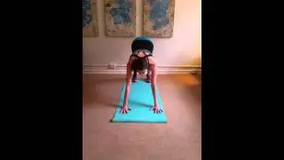 PiYo: Knee to Elbow to Downward Dog Split