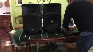 Демонстрация акустической системы Rockville RVW1500P8 в Mackie Thump15