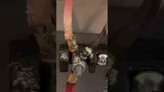Дисплей духовки работает, но не нагревается.