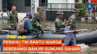 Jalan Gunung Sahari Banjir, Warga Menyeberang Pakai Perahu TNI