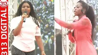 Terameeting de Sonko: Prestation de Dieyna Bald&eacute; et Maya Kama devant la foule&hellip;